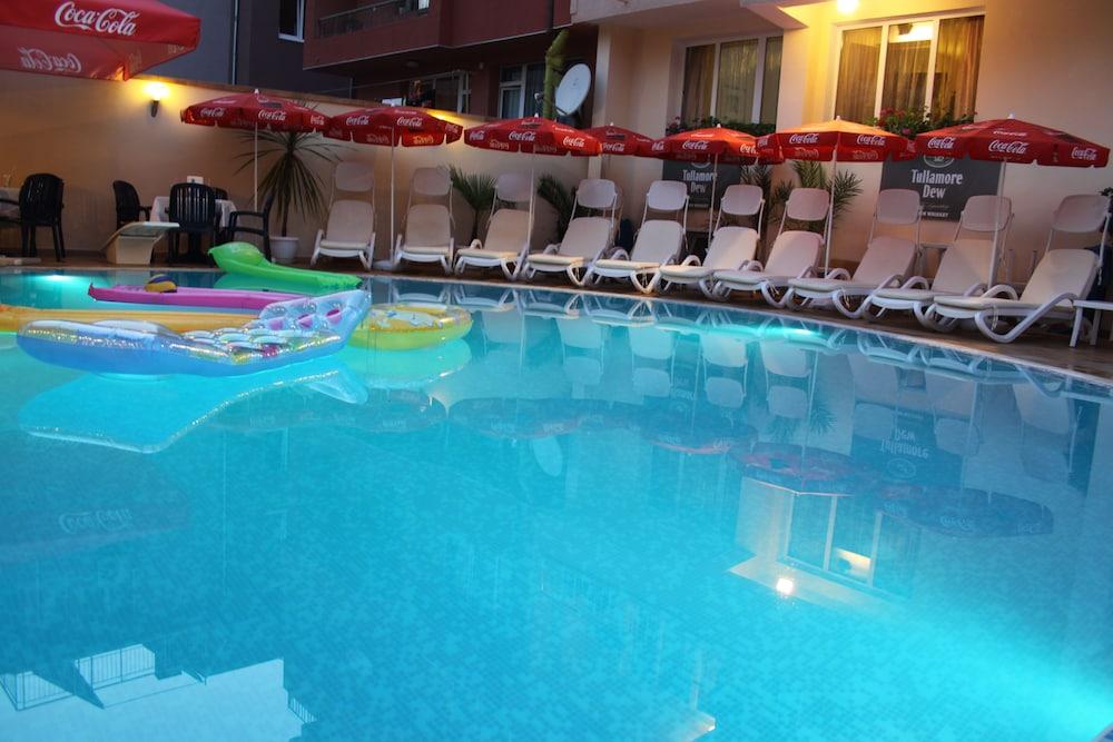 Italia Hotel 네세부르 외부 사진