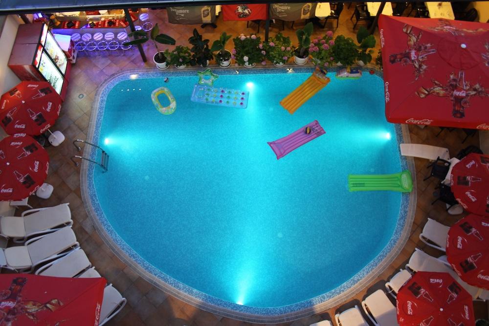 Italia Hotel 네세부르 외부 사진