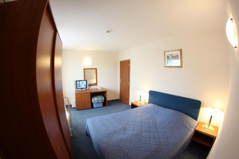 Italia Hotel 네세부르 외부 사진