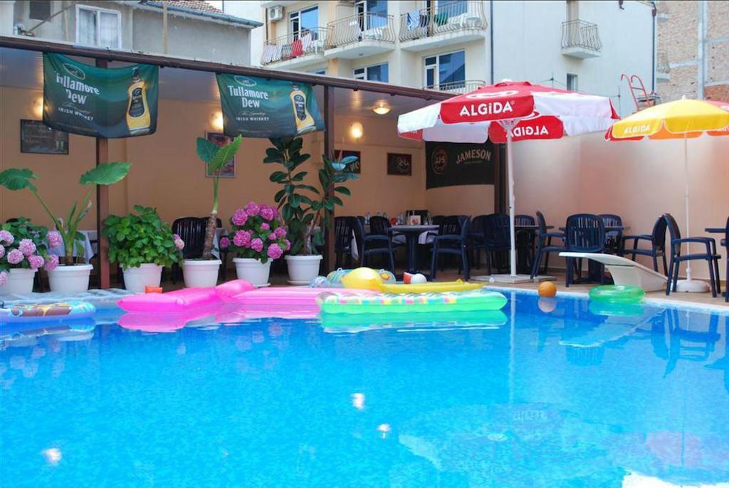 Italia Hotel 네세부르 외부 사진